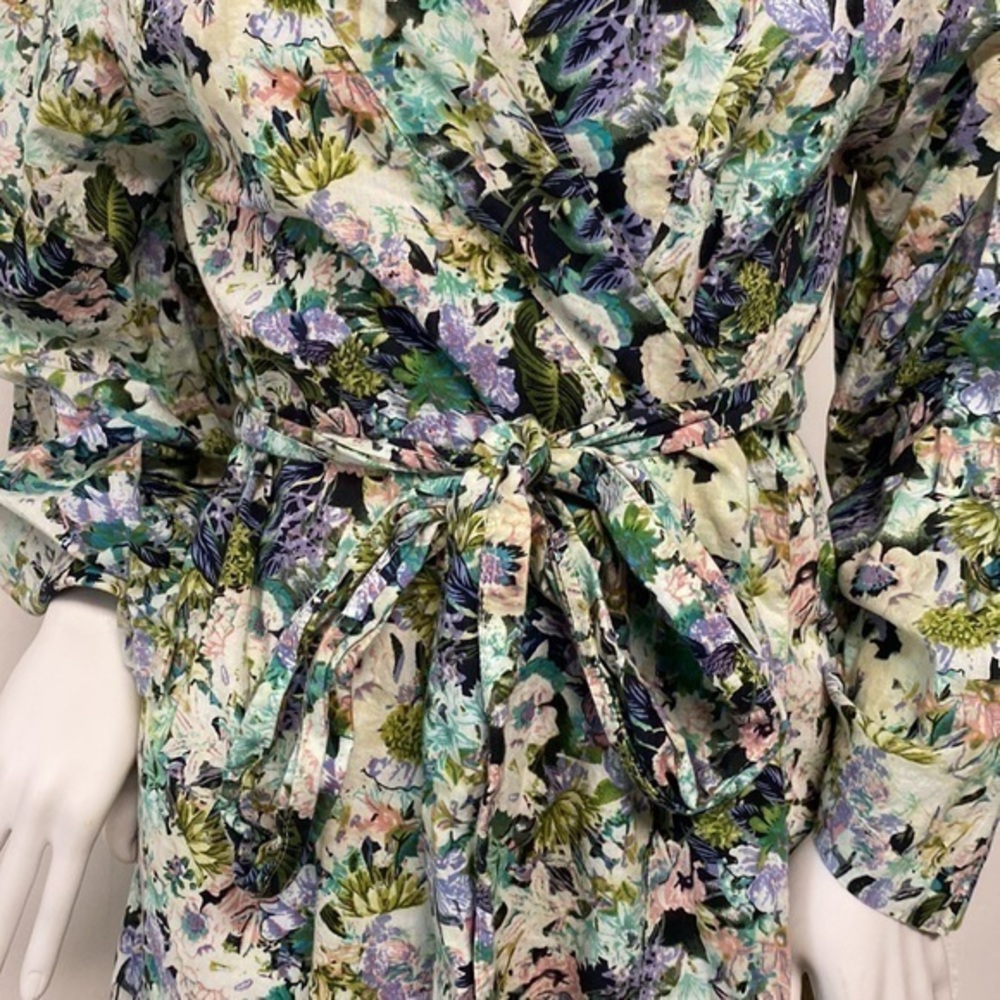 Plum Pretty Sugar‎ Floral Bridal Kimono Robe - Picture 5 of 15